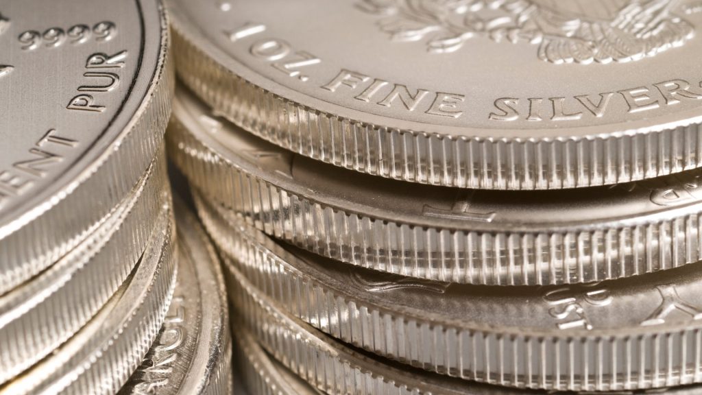 Silver (XAG/USD) Price: Down 1.5% as Trendline Break Hints at Deeper Correction